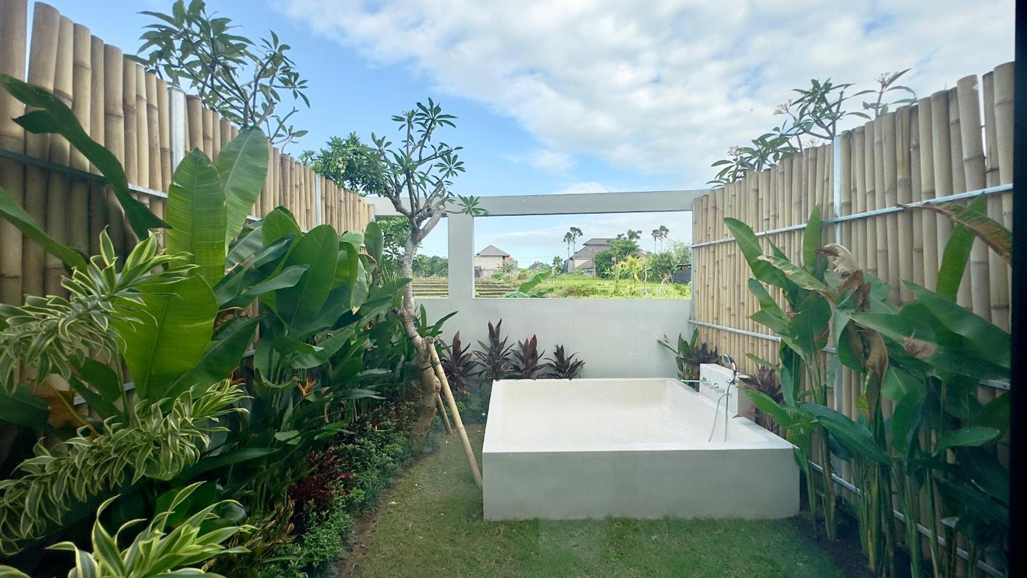The R Apartments Pererenan Canggu  Exterior photo